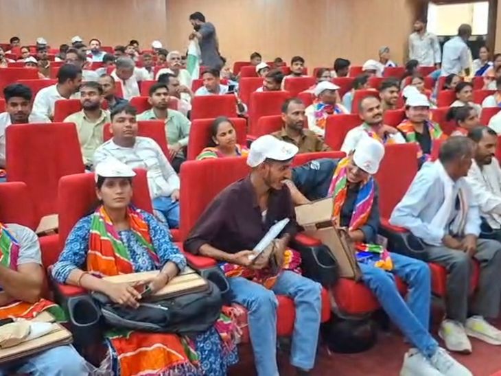 धौलपुर में मुख्यमंत्री रोजगार उत्सव: 863 युवाओं को मिली सरकारी नौकरी, ईमानदारी से सेवा का मिला मंत्र