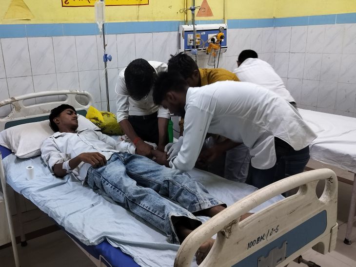 अयोध्या में सर्पदंश का कहर: 36 घंटे में 5 लोग शिकार, मेडिकल कॉलेज में उपचार जारी
