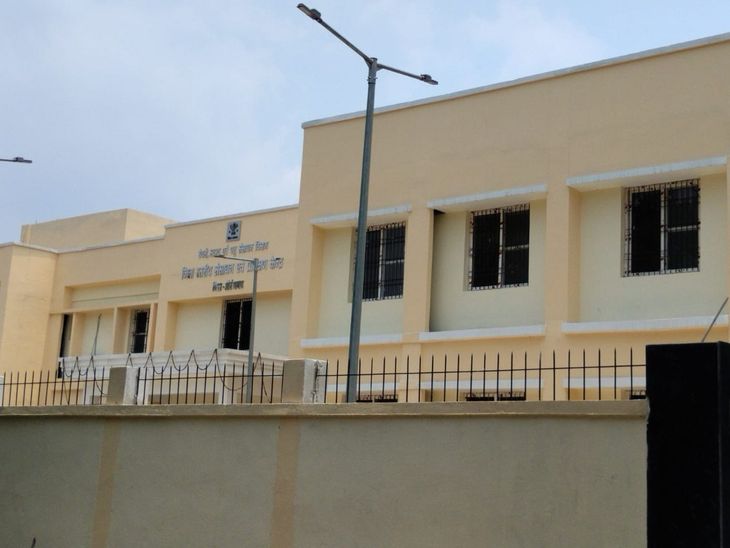 औरंगाबाद: 8.53 करोड़ की लागत से बना प्रशिक्षण केंद्र बिजली के इंतजार में, उद्घाटन के 5 महीने बाद भी ताले
