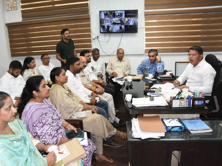 पंचकूला में मतदाता सूची कार्य में लापरवाही: 10 बीएलओ पर निलंबन की तलवार, 50 को नोटिस