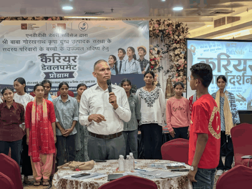 गोरखपुर: दुग्ध उत्पादक संगठन से संवर रहा 65 हजार महिलाओं और उनके बच्चों का भविष्य