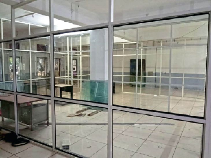 इंदौर: जर्जर भवन के कारण सेंट्रल लाइब्रेरी में छात्रों की एंट्री पर रोक, पढ़ाई के लिए भटक रहे विद्यार्थी