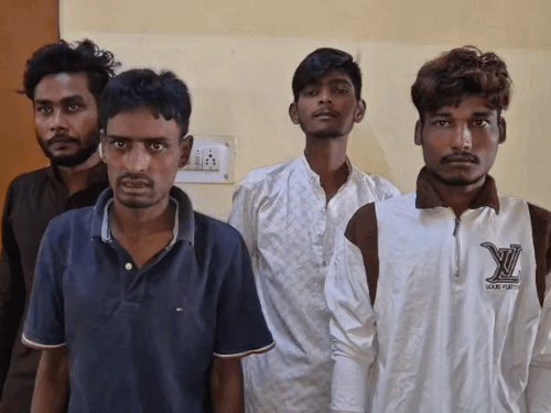 अजमेर में चोरी के मोबाइल बांटते चार युवक गिरफ्तार, 17 फोन बरामद