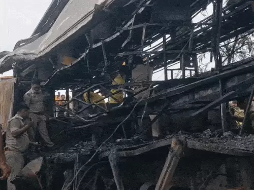 राजस्थान के दौसा में भीषण बस हादसा: ऋषिकेश-इंदौर स्लीपर बस ट्रेलर से टकराई, 8 की मौत, 21 घायल